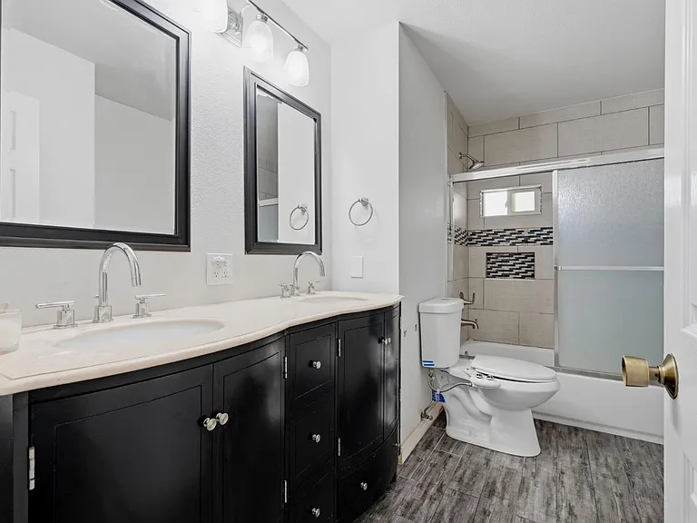 2519 E Buckingham Way — Photo 14