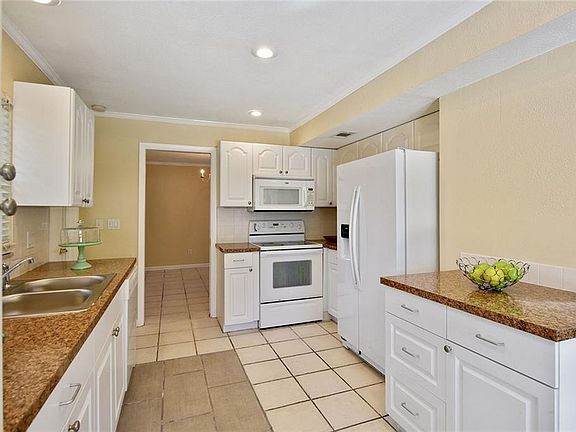 4th image of 127 Countryside Dr