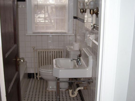 2nd image of 3510 Golf St APT 4