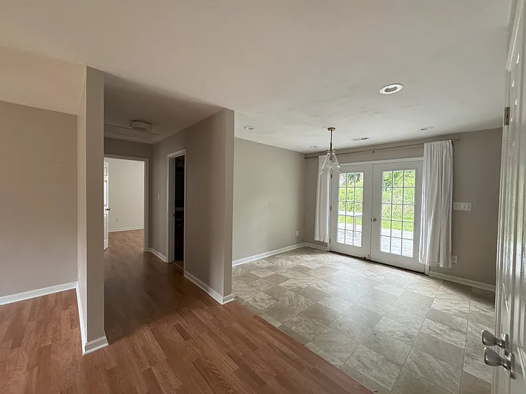 46 Housman St — Photo 7