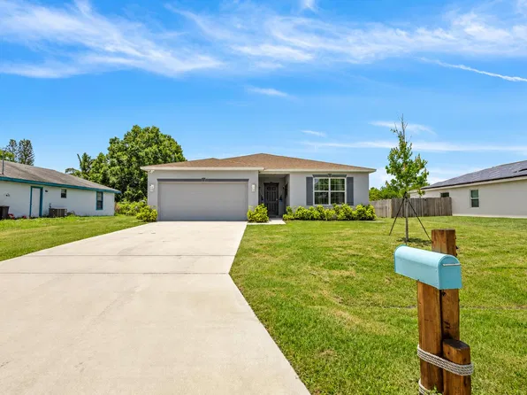 2202 SE Trillo Street, Port St Lucie, FL 34952