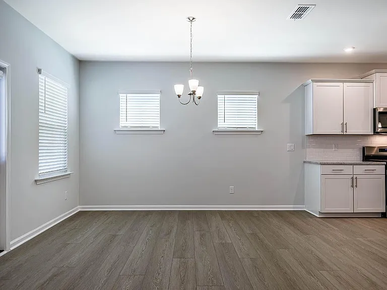 1400 Hollyview Ave — Photo 23