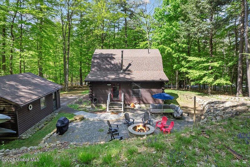 4th image of 1494 Pilot Knob Road