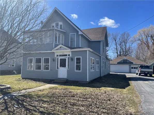 726 Sherman St, Watertown, NY 13601