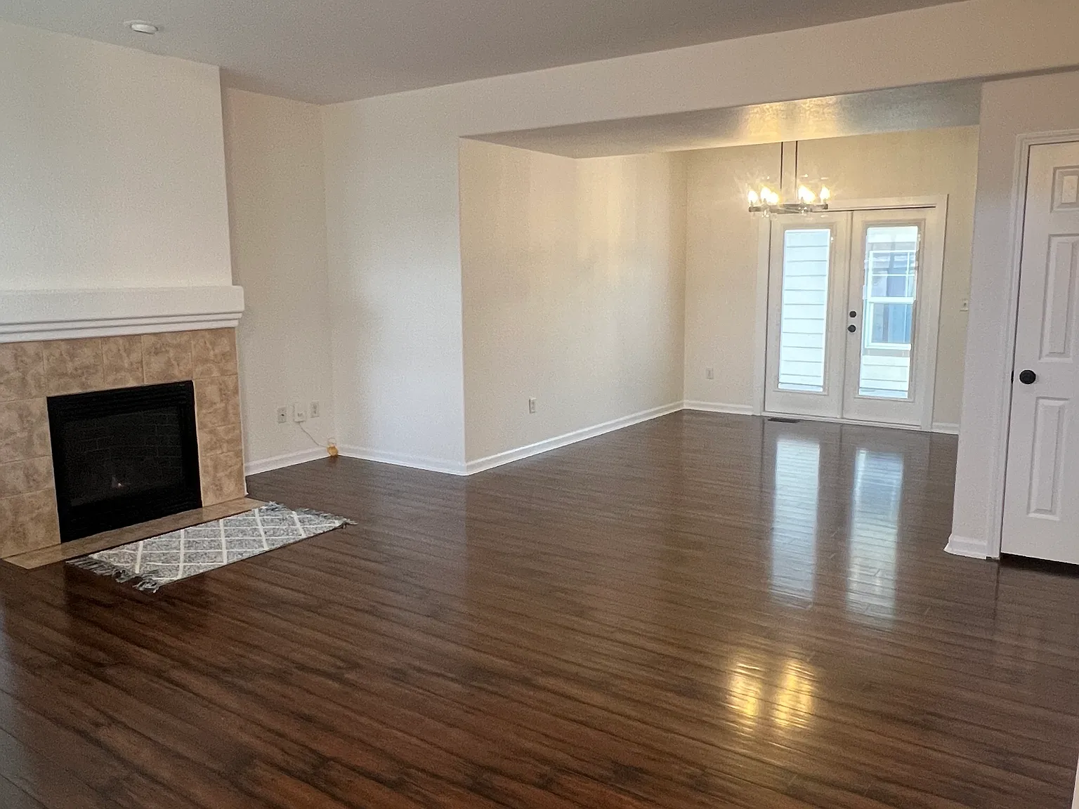 4 bed, 3.5 bath, 2301 sqft, $3,400 — Photo 4