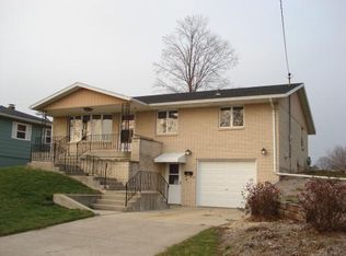 413 Calhoun St, Cuba City, WI 53807
