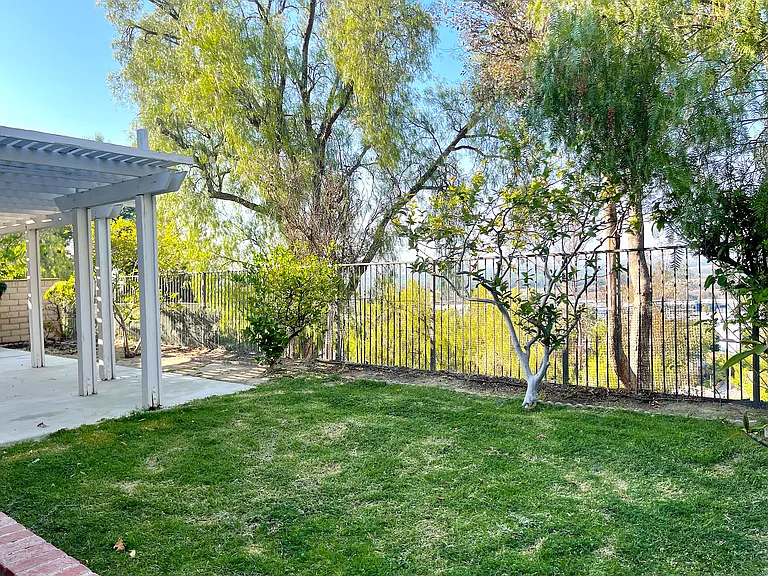 2985 Amber Dr — Photo 26