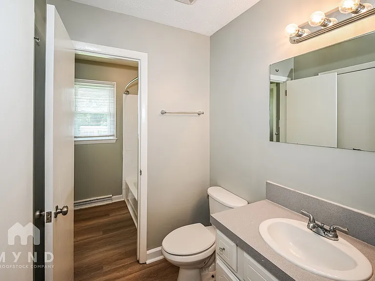 221 Tanglewood Dr — Photo 16