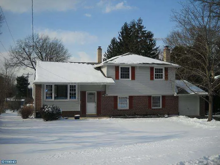 294 Acorn Dr photo 1