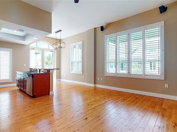 2nd image of 450 Knights Run Ave Unit 410