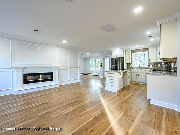 5th image of 37 Millbrook Dr