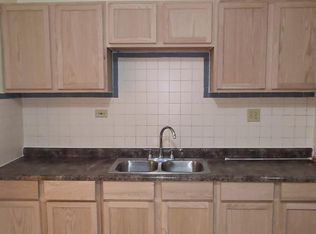 2101 55th St APT 2, Kenosha, WI 53140