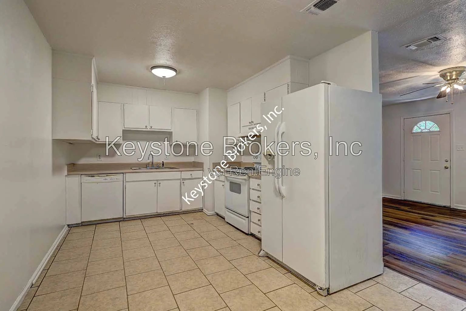 3 bed, 1.5 bath, 1036 sqft, $950 — Photo 3
