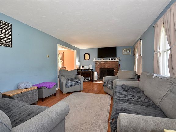 5th image of 19 Marcia Bliss Way