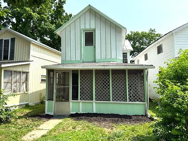 71 3rd St photo 1