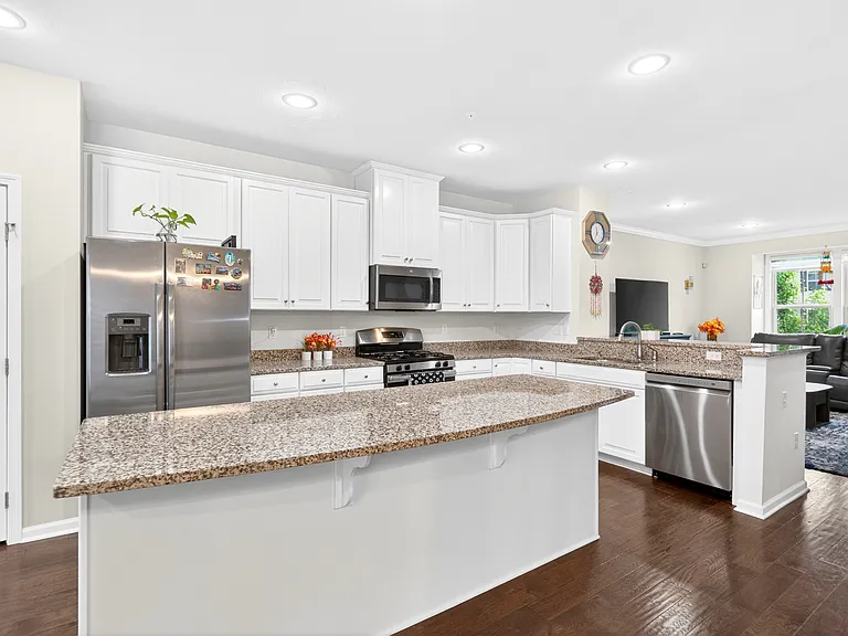 408 Fairmont Dr — Photo 31