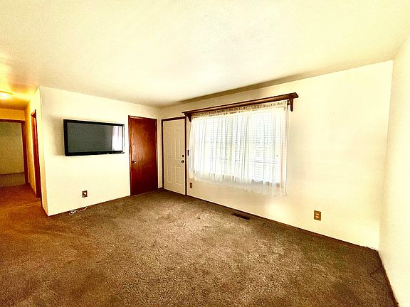 3rd image of 5606 Arrowhead Blvd