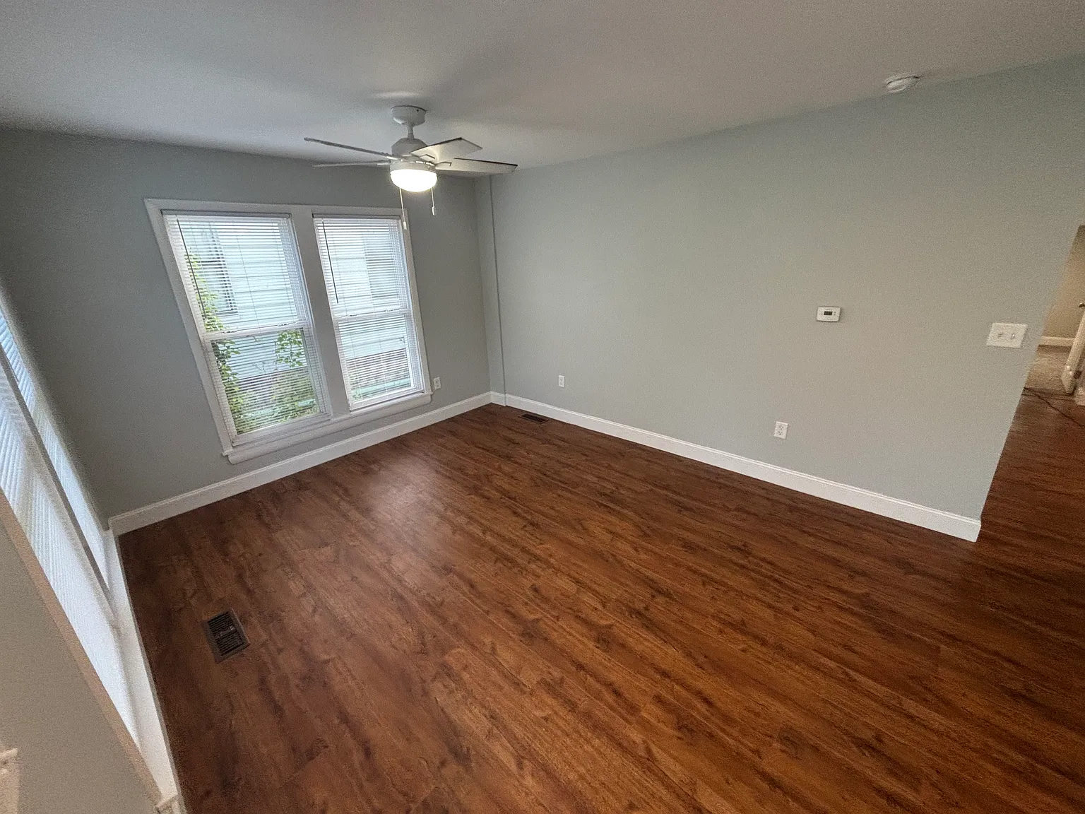 2 bed, 936 sqft, $950 — Photo 2