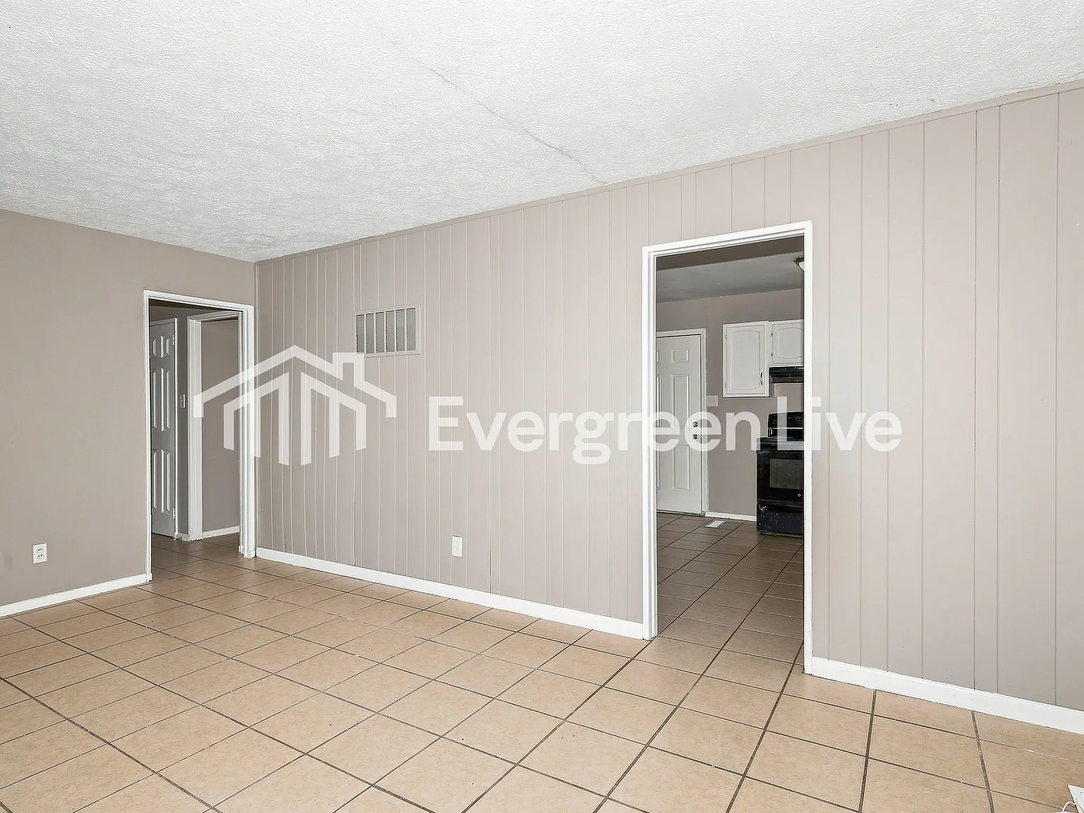 3 bed, 2.0 bath, 1025 sqft, $1,395 — Photo 3