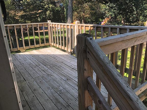 5th image of 102 River Dr