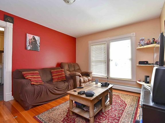3rd image of 310 E King St