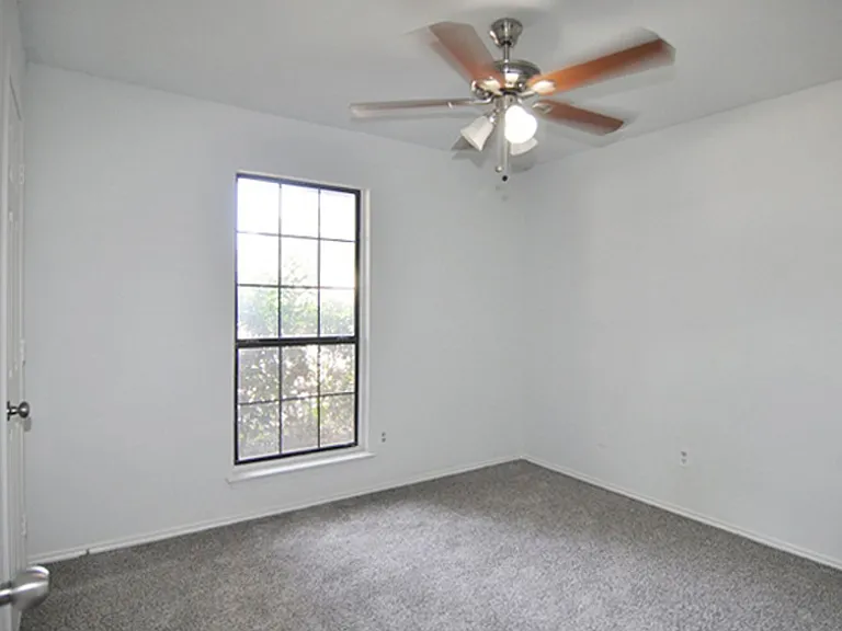 205 Juniper Dr — Photo 16