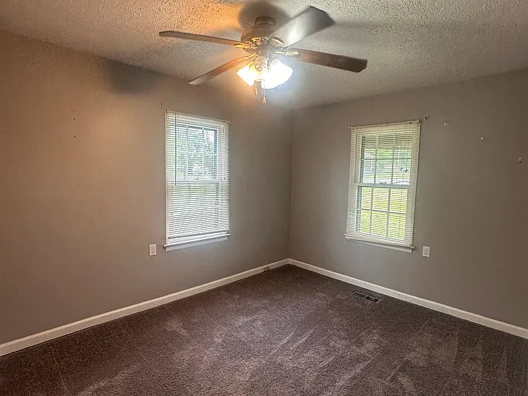 505 Glendale Ave — Photo 17