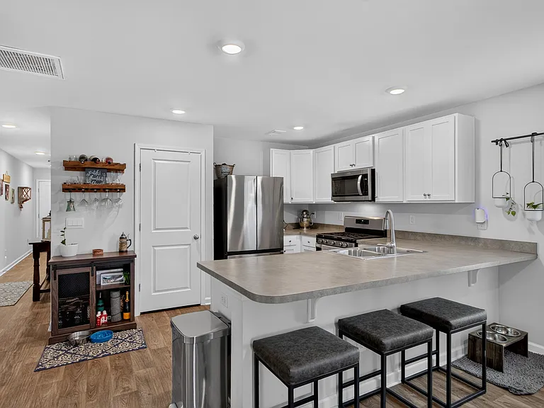 109 Clear Tide Dr — Photo 3