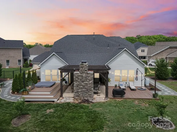 500 Chicory Cir, Matthews, NC 28104