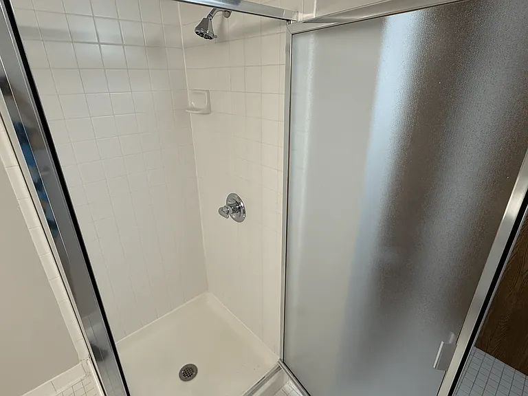 Prentiss Pointe Apartments — Photo 109