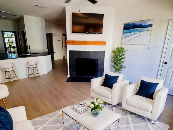 4800 W Lovers Ln APT 212, Dallas, TX 75209