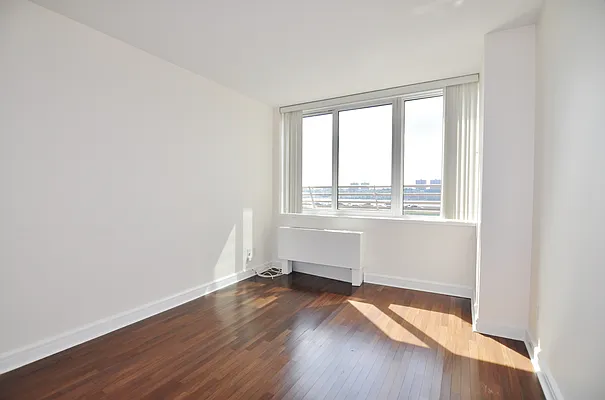 Rented by BLU Real Estate | media 27