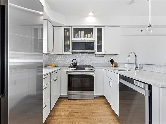 3rd image of 35 Middle St #4