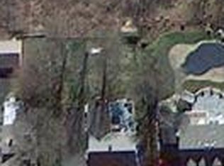 690 Rowland Rd, Fairfield, CT 06824