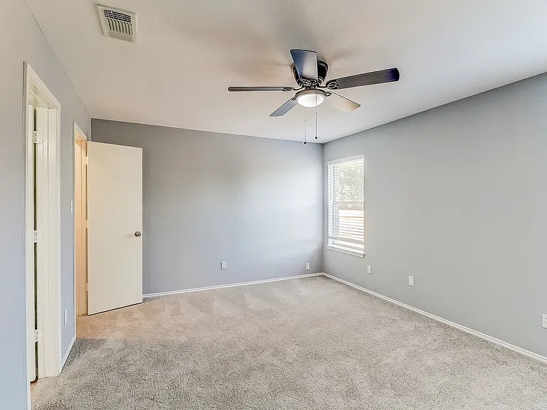 222 Hollywood Dr — Photo 10