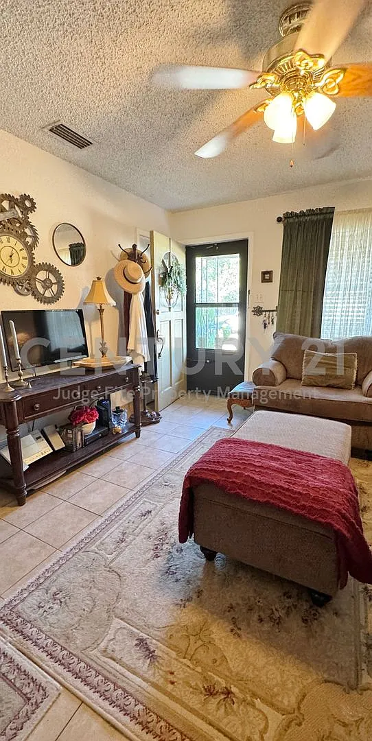 Cute and Inviting 3/1.5/1 in Wylie For Rent! — Photo 3