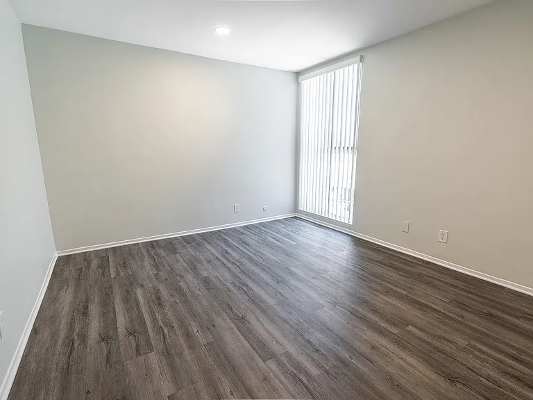 115 North Wetherly Drive — Photo 9