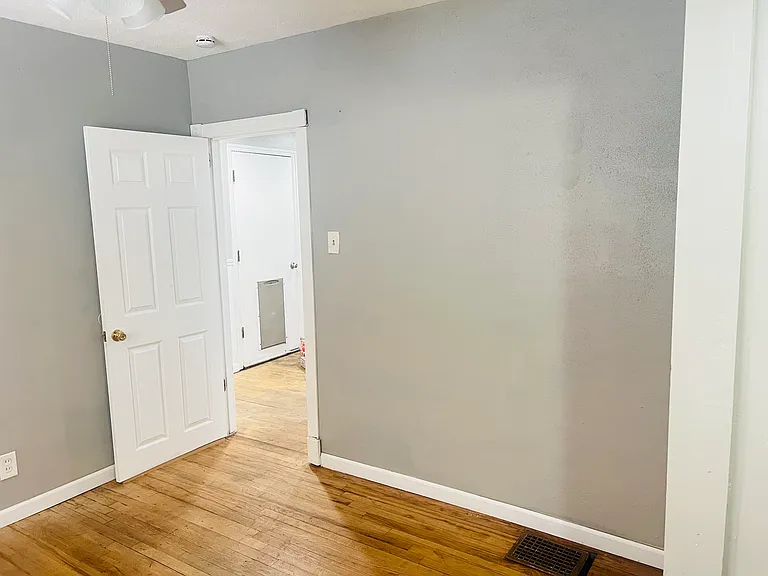 3320 Dix Ave — Photo 12