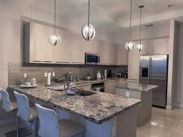 8441 NW 51st Ter, Doral, FL 33166