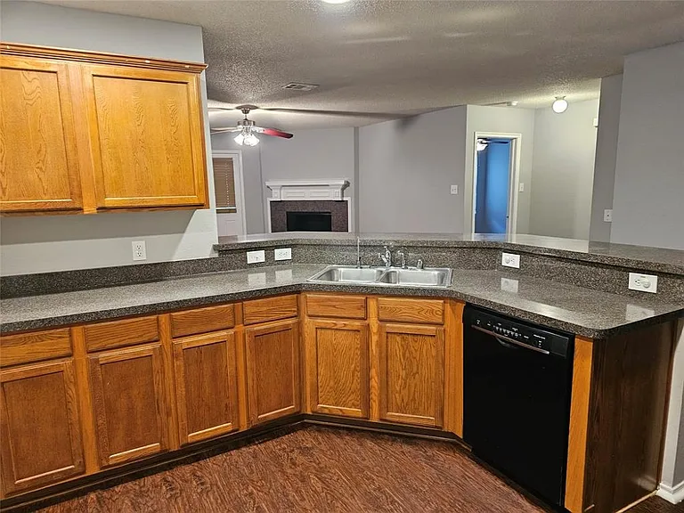 9825 George Washington Dr — Photo 10