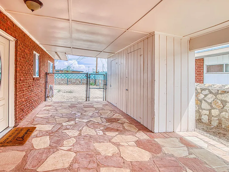 8818 Mount Elbert Dr — Photo 22