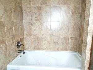 Spa tub