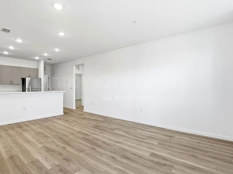 Venture Apartments — Photo 124