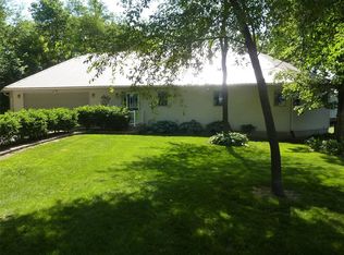7648 11th Avenue Dr, Belle Plaine, IA 52208