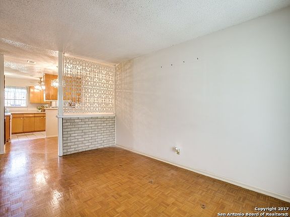 5th image of 1603 Lone Oak Ave