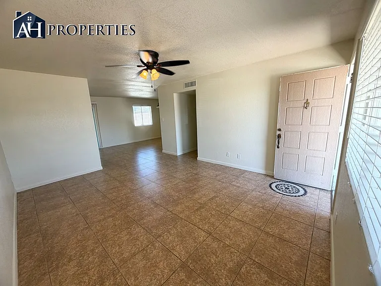 3222 W Villa Maria Dr — Photo 3