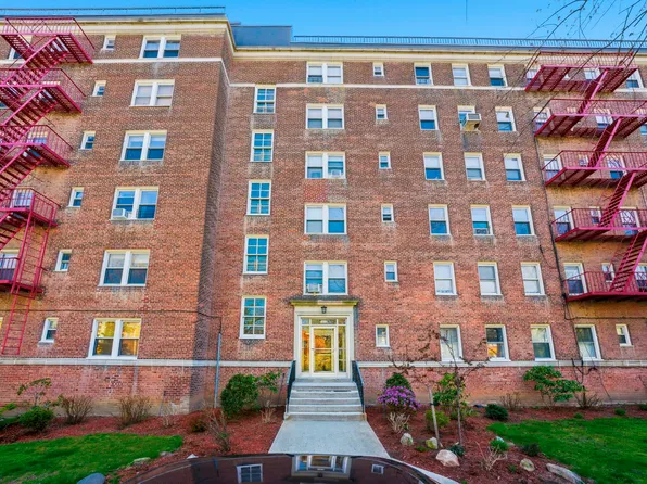 5444 Arlington Avenue image 1 of 9