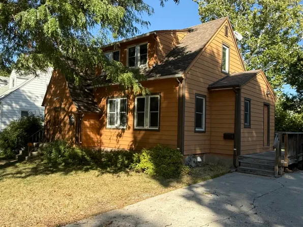 122 Howard Ave, Ames, IA 50014