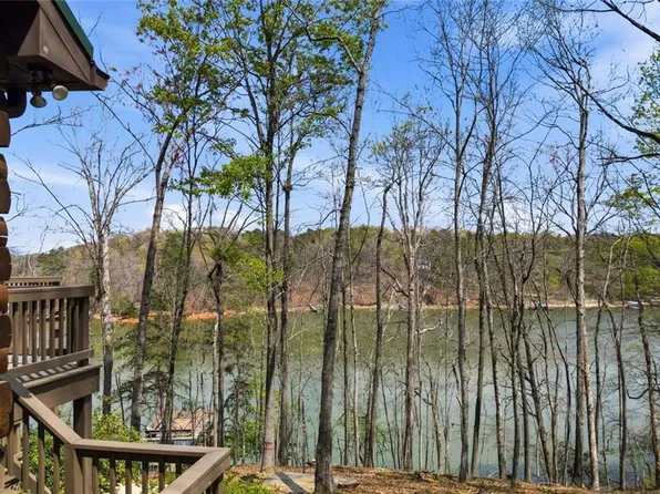 5281 Laurel Ln, Gainesville, GA 30506