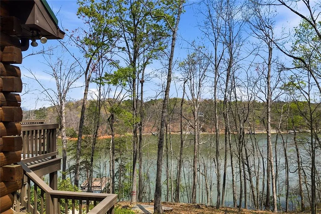 5281 Laurel Ln photo 1
